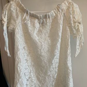 Women’s lulus white top